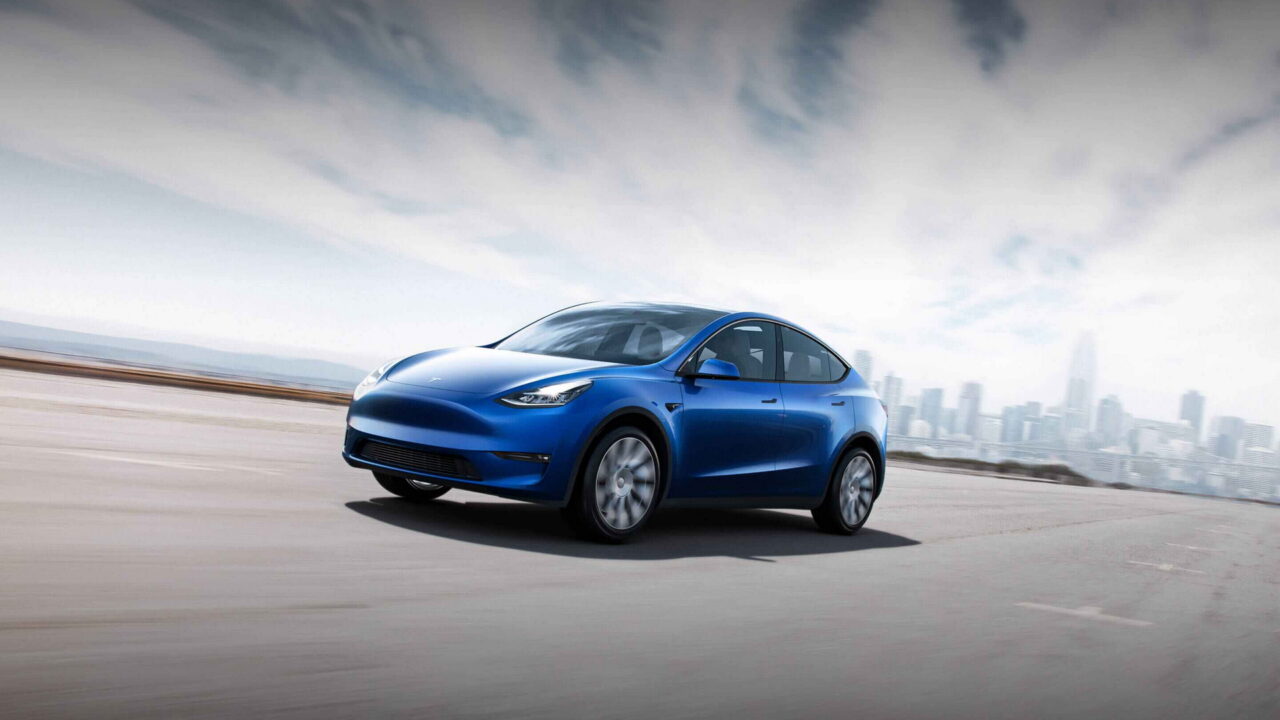 2021-Tesla-blue-model-y-desktop_2